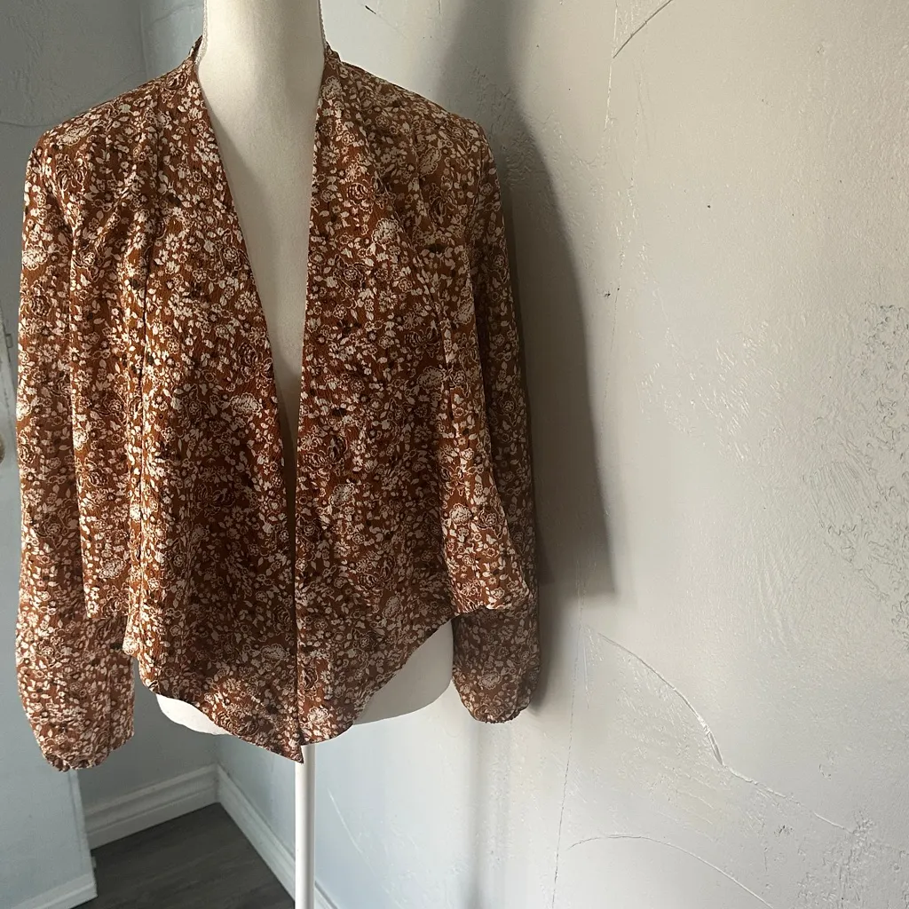 Lush Brown Floral Patterned Garment - Image 8