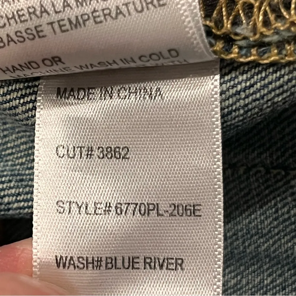 NEW Articles Of Society Plus Size Denim Jean Shorts size 32 - Image 9