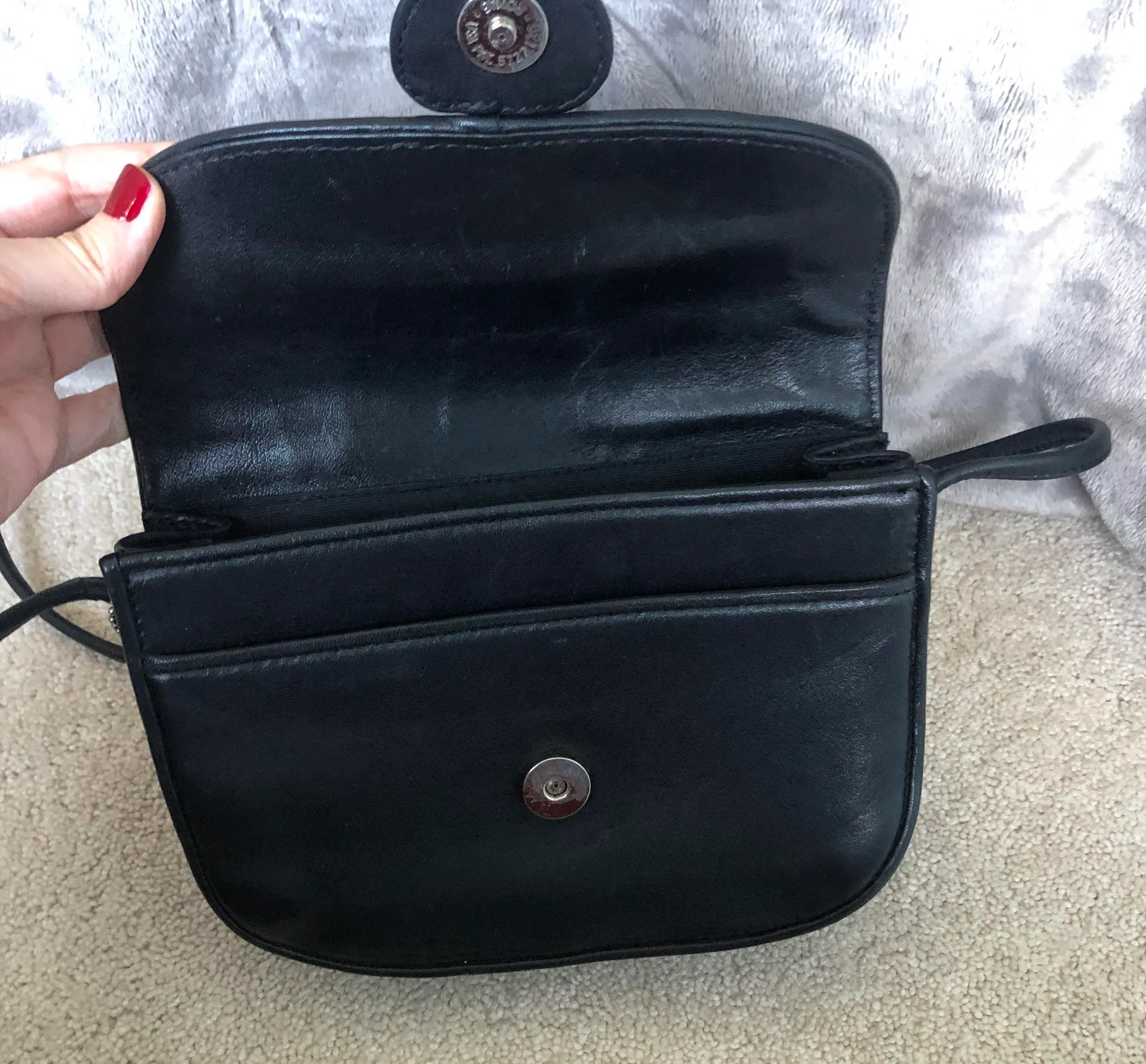 Vintage Leather Crossbody Bag - Image 4