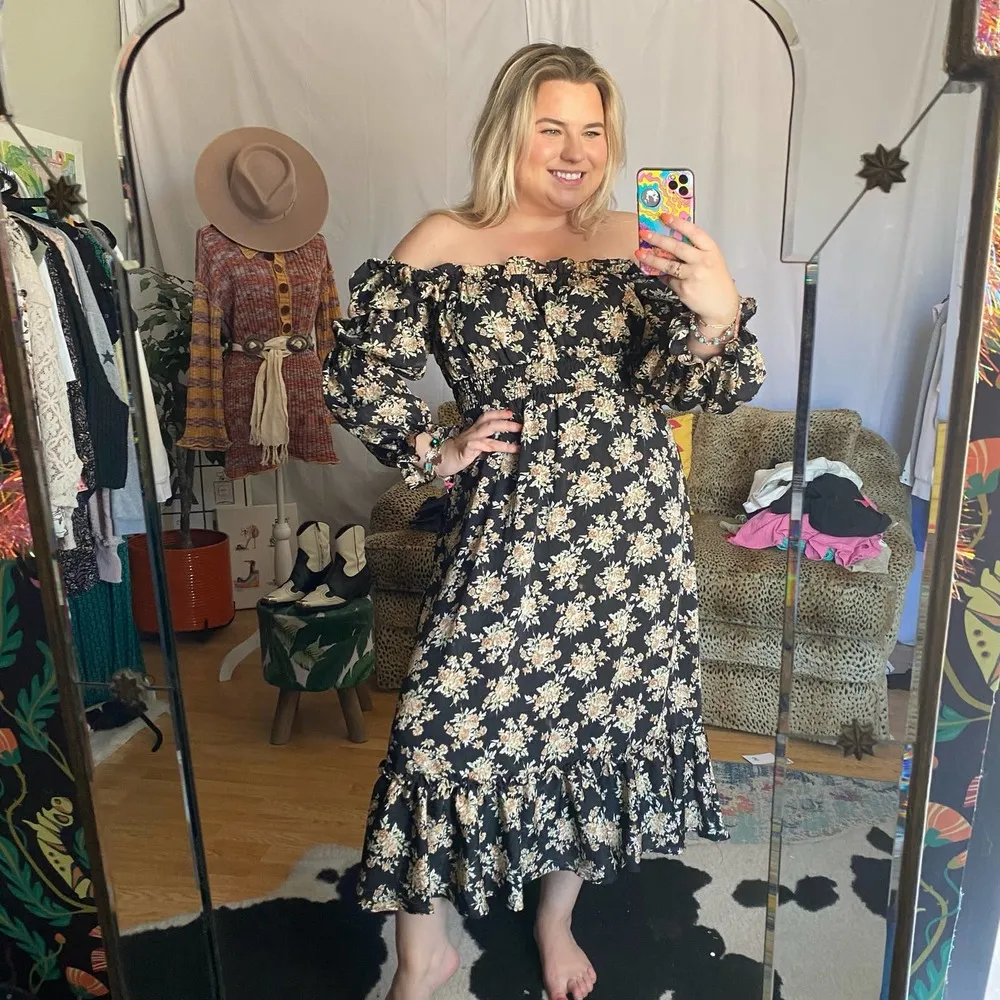 ASTR Floral Cinched Long Sleeve Midi Peasant Dress Black Size Small - Image 2