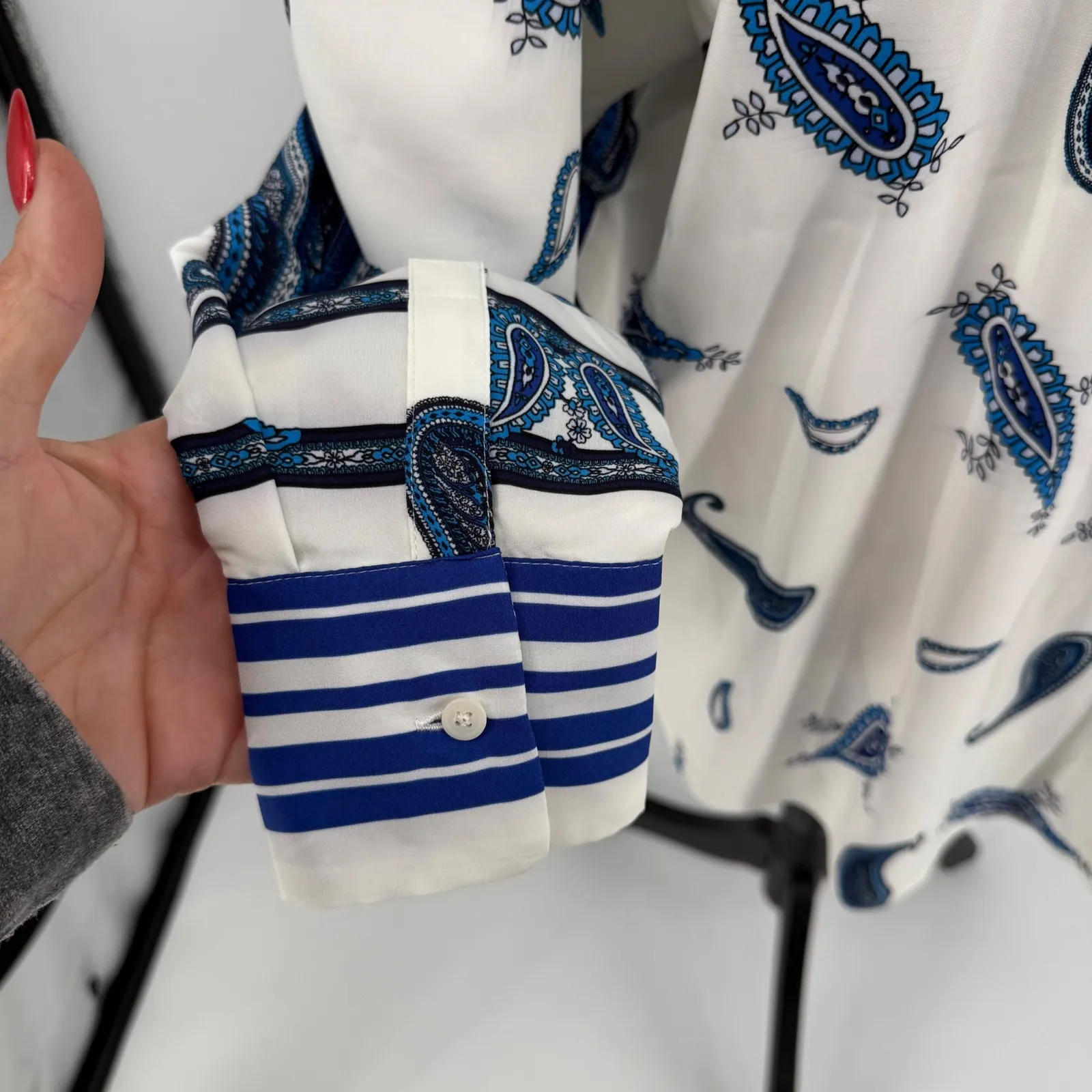 Express Boyfriend Portofino M Blue‎ White Paisley Stripe Button Up Blouse Silky - Image 6