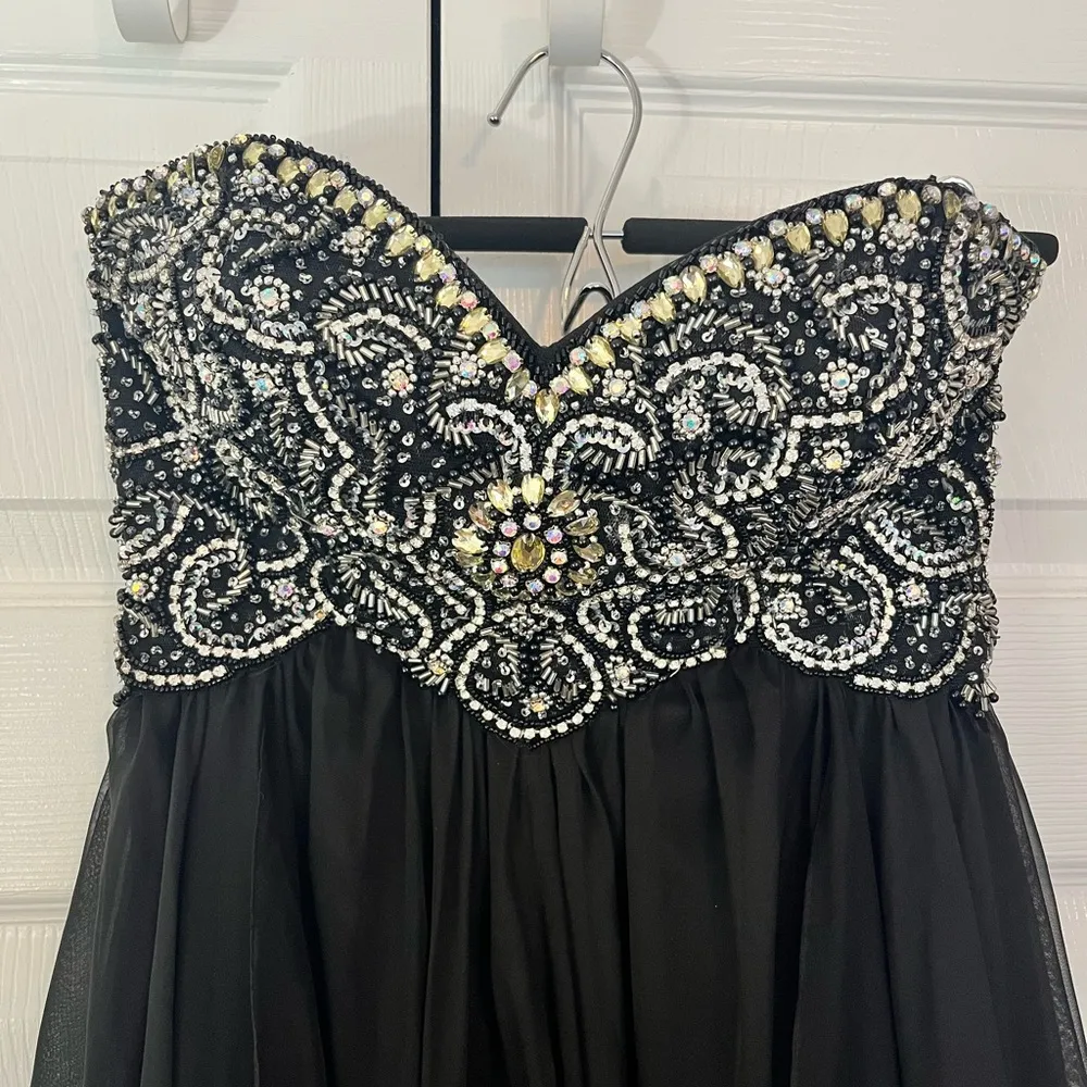 Black Strapless Sherri Hill Gown Size 2 - Image 2