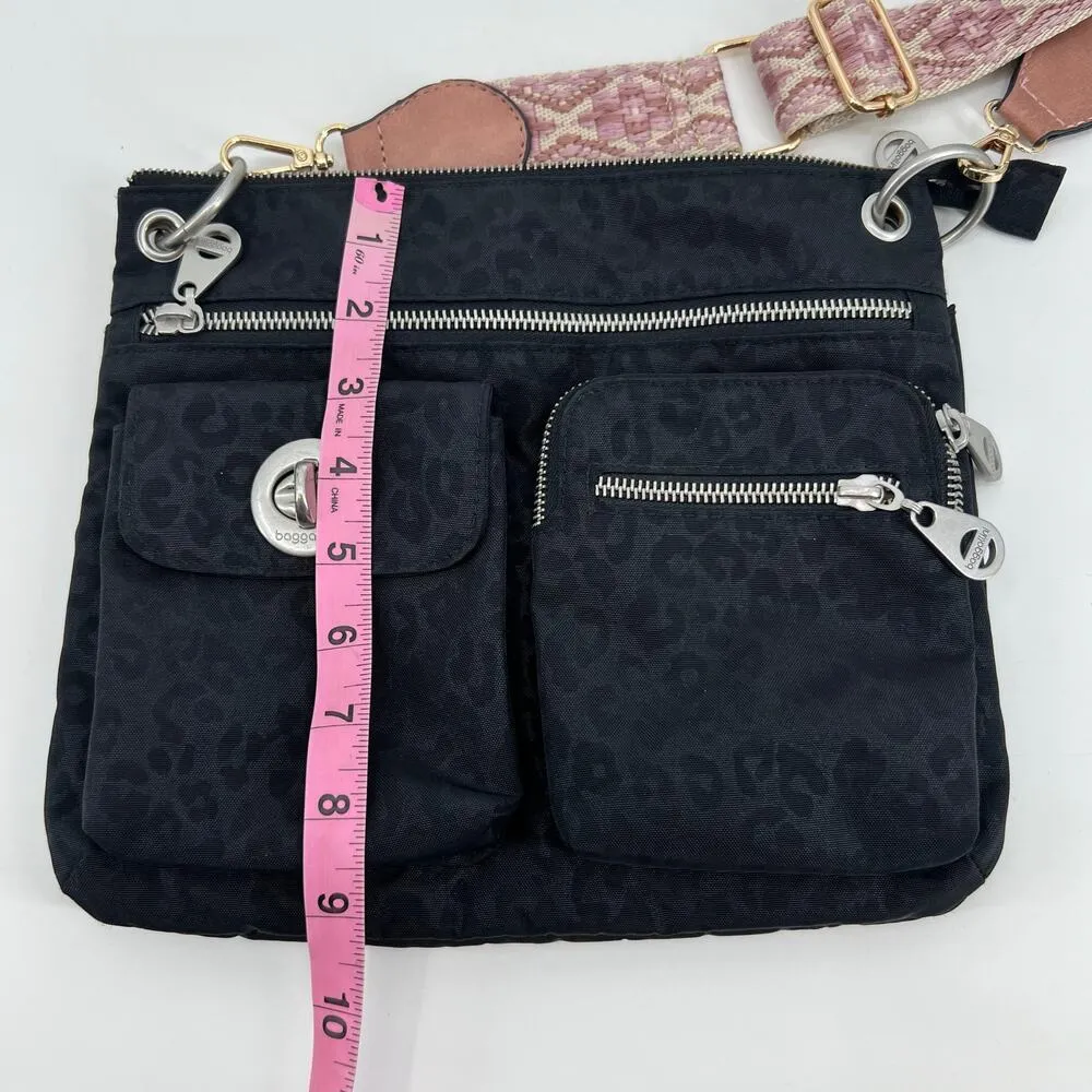 Baggallini Tulum Crossbody Black & Silver leopard print Travel Bag Handbag Zip - Image 6