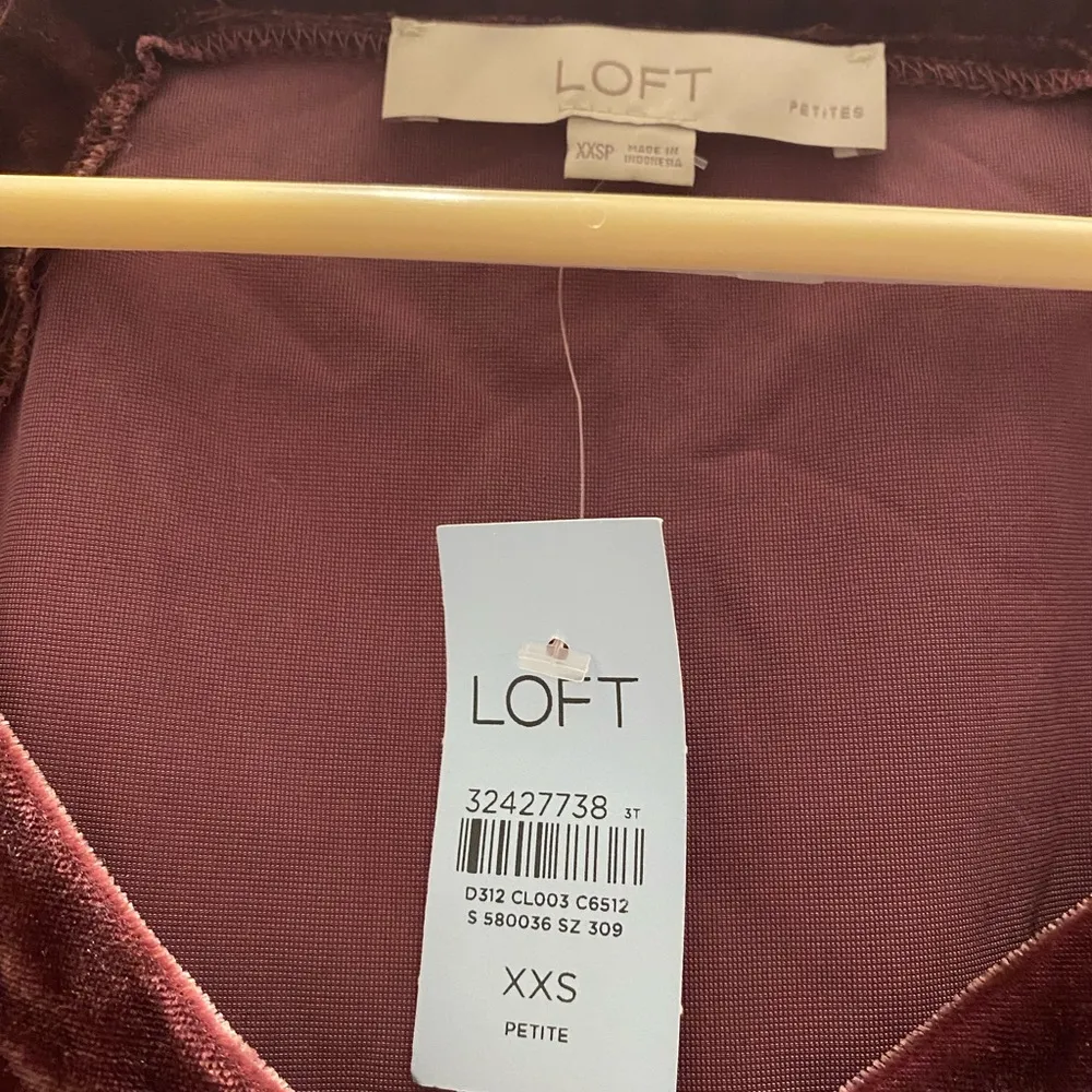 New With Tag Ann Taylor Loft Velvet Top Size XXSP - Image 4