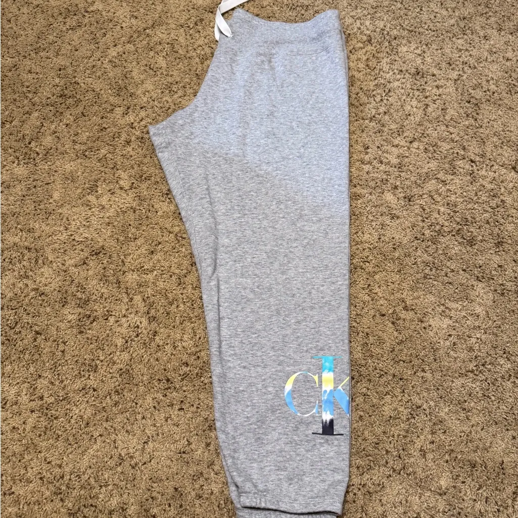 Calvin Klein Gray Athletic Shorts with Drawstring Waist - Image 3