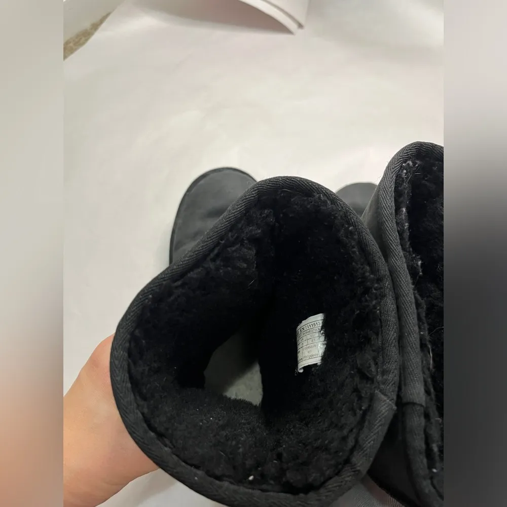 UGG Essential Short Leather Boot Sz 10 Black Water Resistant - Image 8