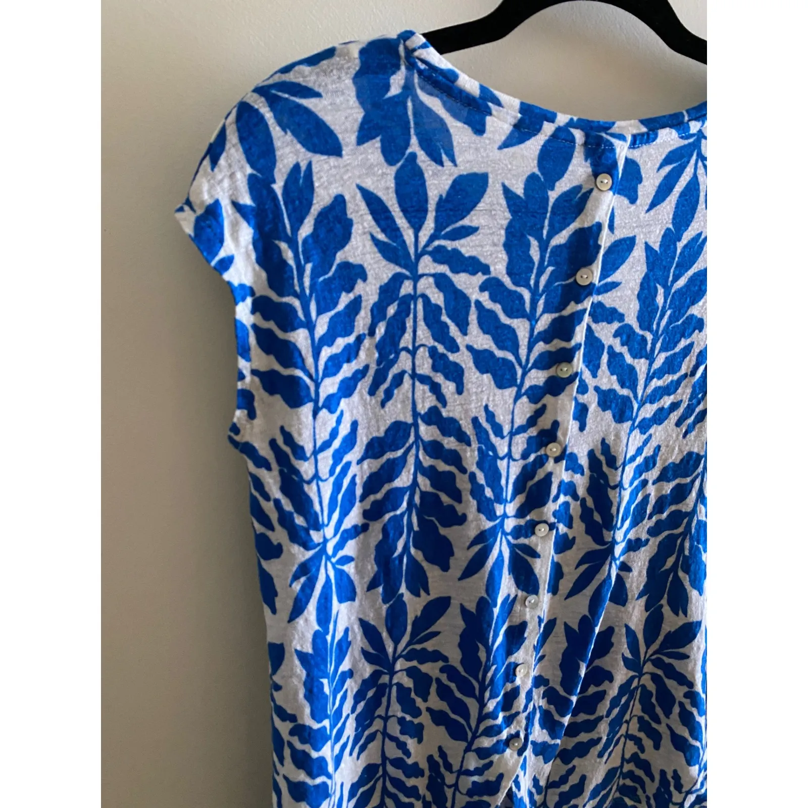 Rachel Zoe Blue White Linen Leaf Print Top Short Sleeve Blouse Women's M - Image 8