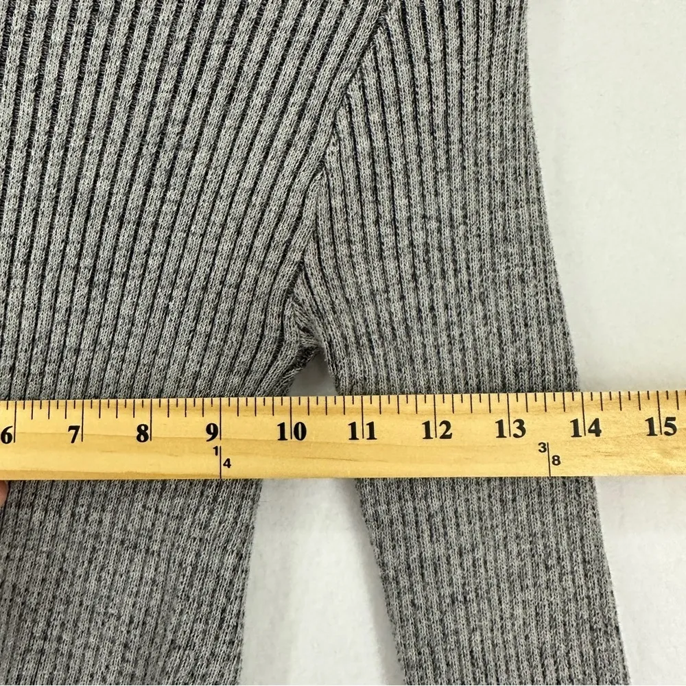 Forever 21 Tight Cropped Crewneck Sweater Size M Grey - Image 4