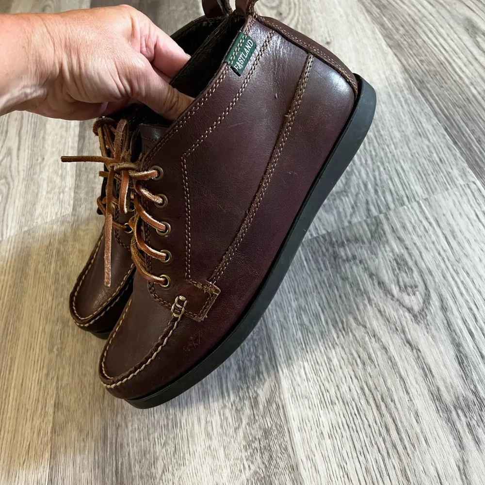 Eastland Women's Seneca Brown Leather Mid Ankle Chukka Boots Size 9.5 - Image 2