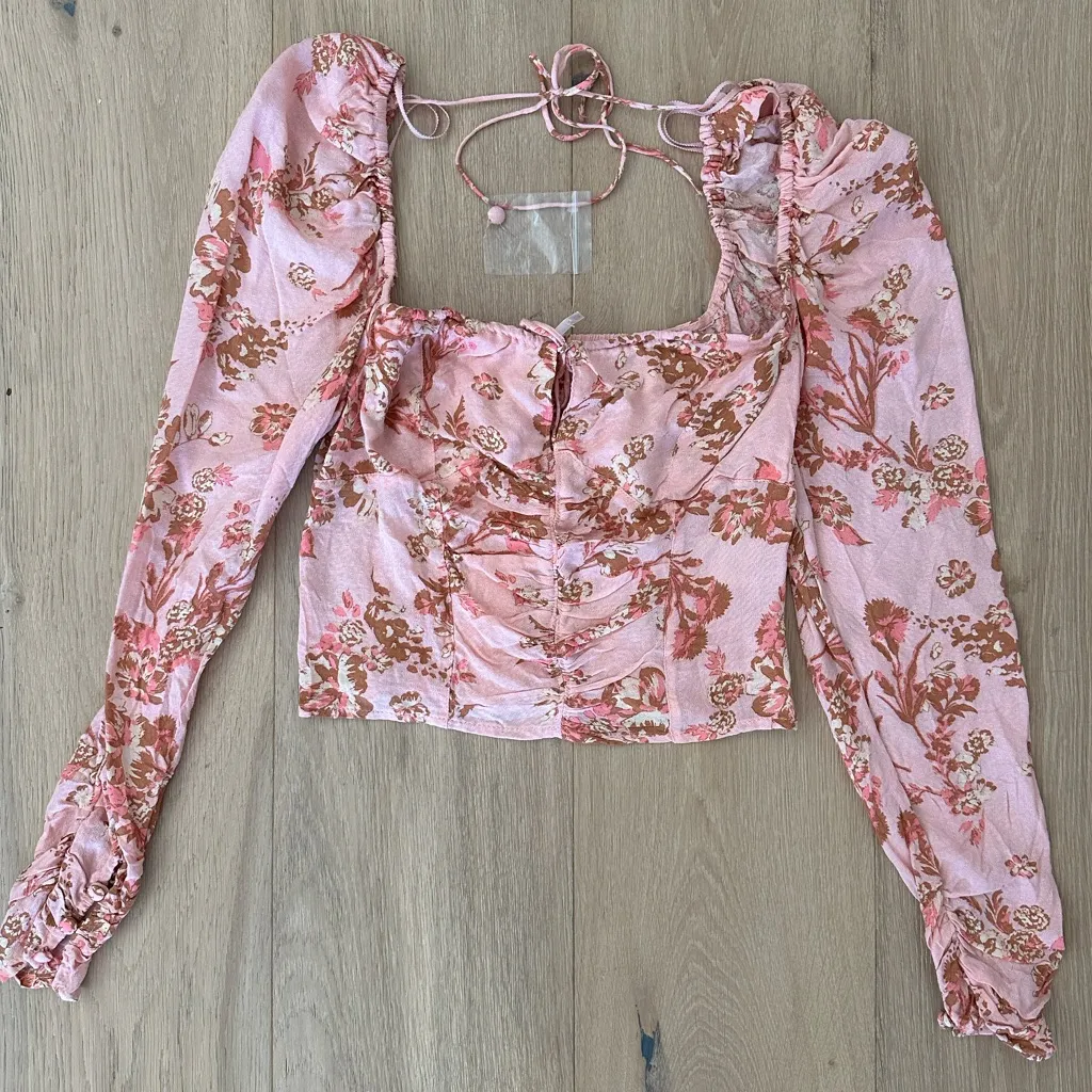 NWT *plastic* Hilary Print Keyhole Neck Top - Image 2