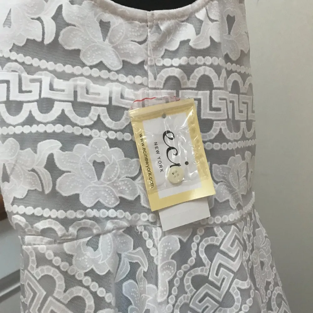 NWT ECI New York Peplum Lace White Top Size Small - Image 3