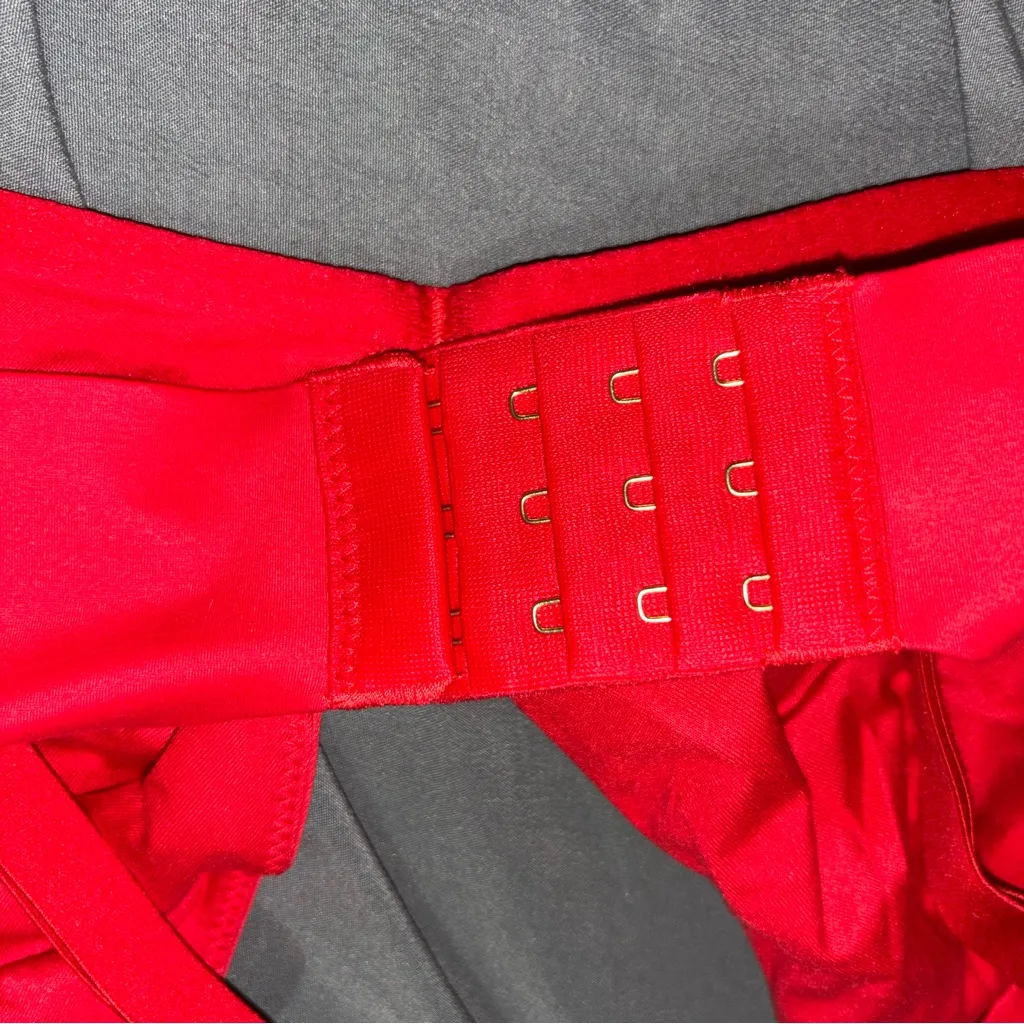 Incredible by Victorias Secret unlined plunge bra - Image 5