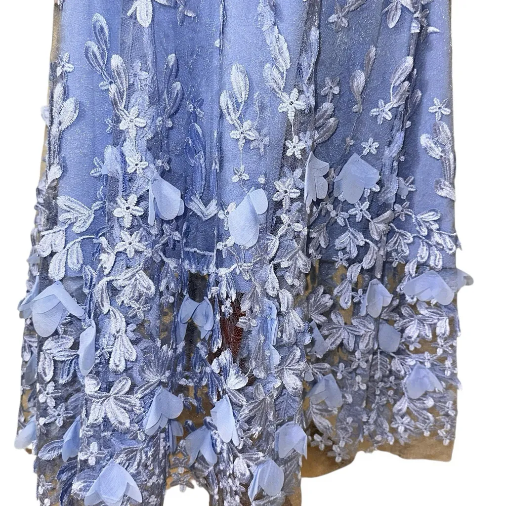 Dress The Population Darleen V-Neck Embroidered Mesh Midi Dress Sky Blue Large - Image 6