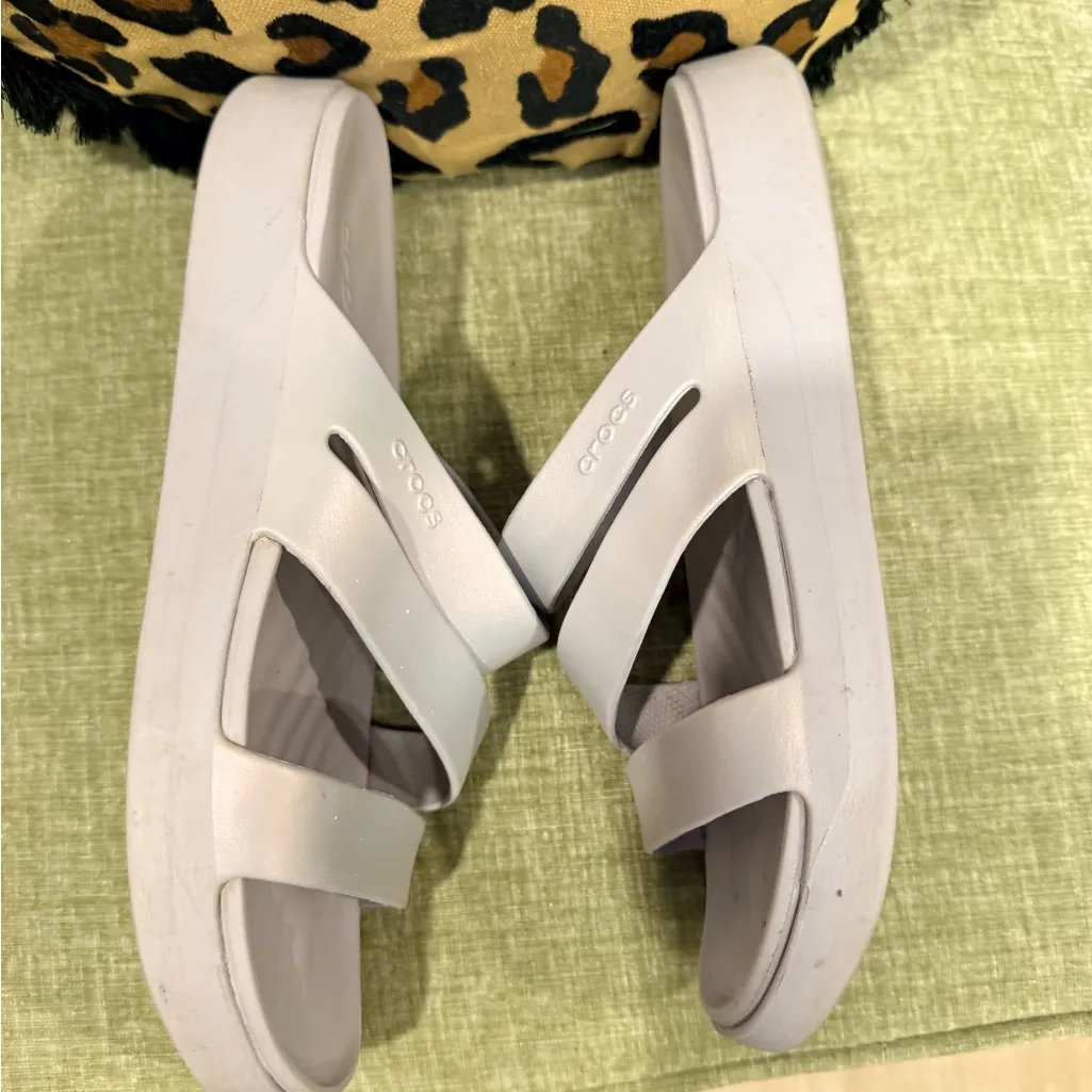 Crocs Women's lilac Sandals size 10 - Image 11