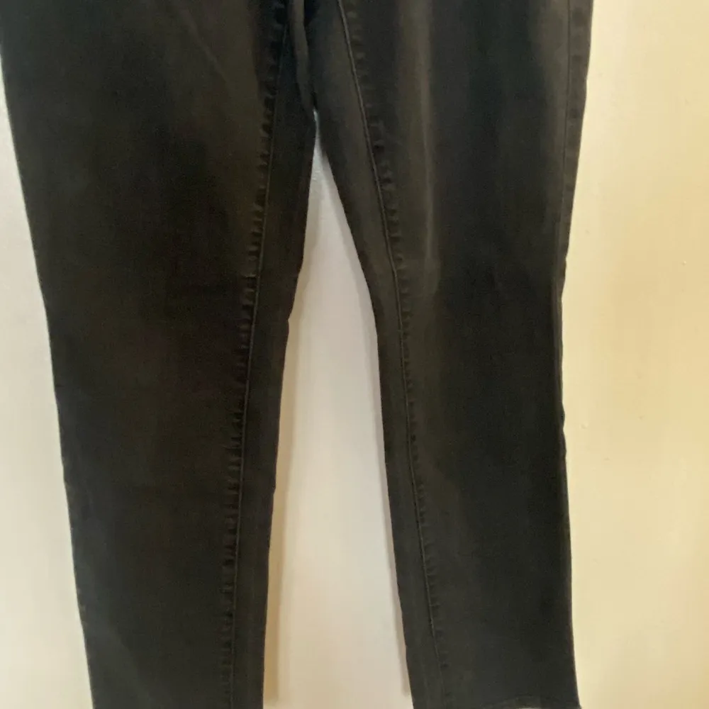 Mossimo Supply Co Womens Black Denim Jeans Size 6 6S Mid Rise Straight 32” 32x29 - Image 4
