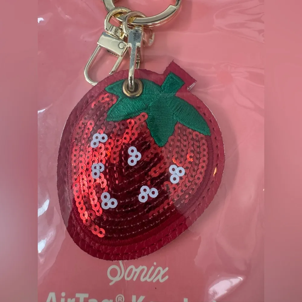 NEW UNOPENED Sonix AirTag Key Chain ~ Strawberry Gold 🍓 - Image 5