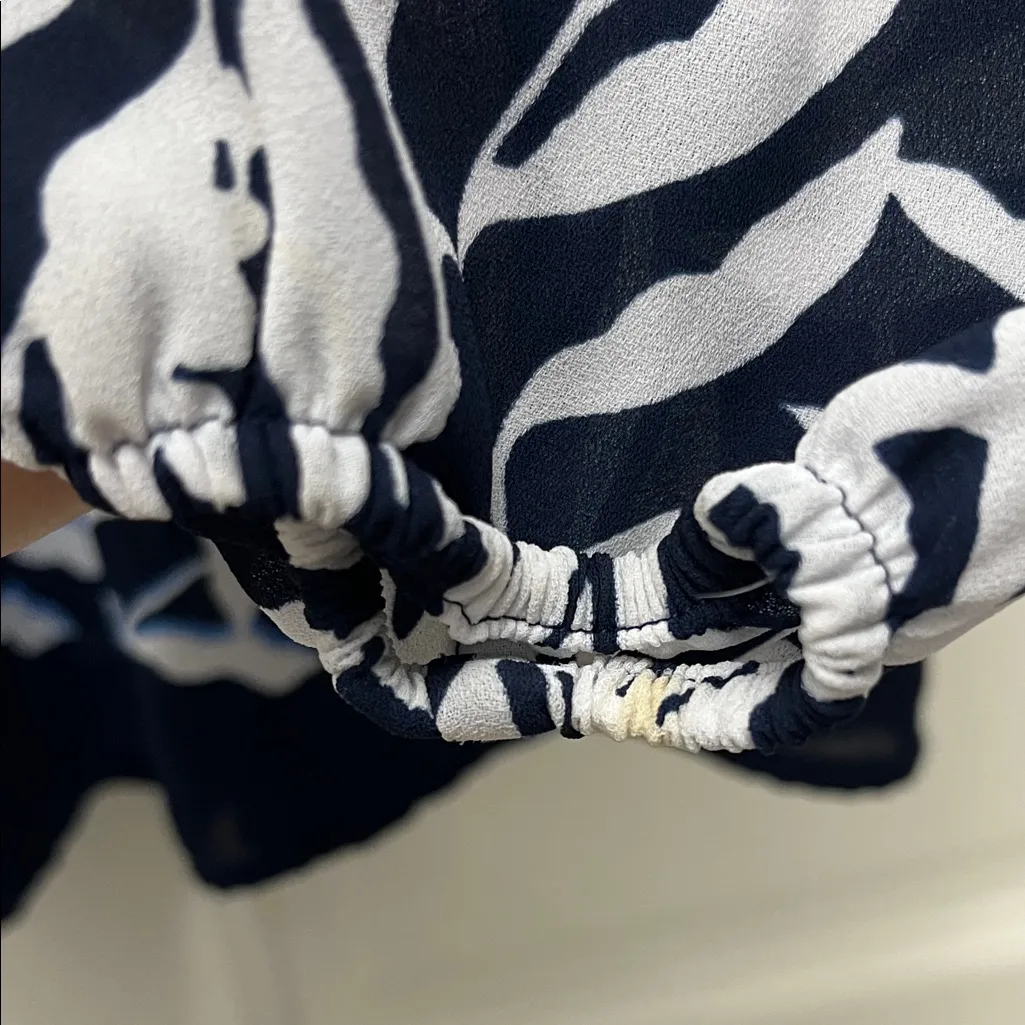 Lilly Pulitzer Navy and White Pintucking Tropical Flamingo Print Blouse - Sz S - Image 11