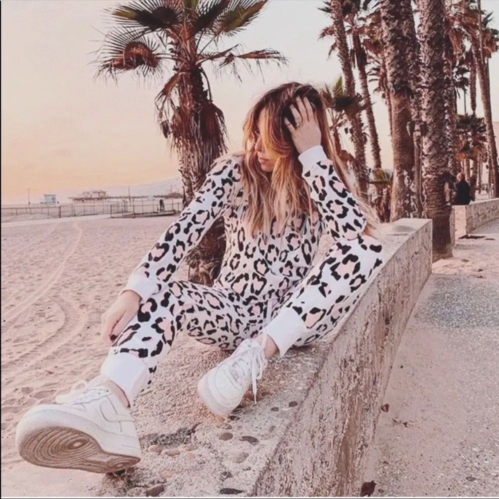 Wildfox Leopard Oversized Jumper Pink Black NWT XS - Image 2