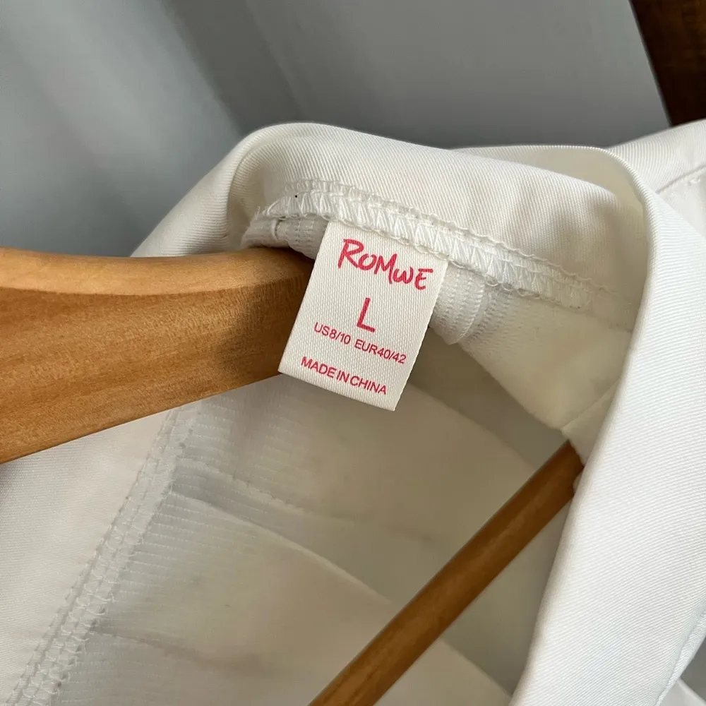 Women’s White Pleated Skirt in size Large - Image 4