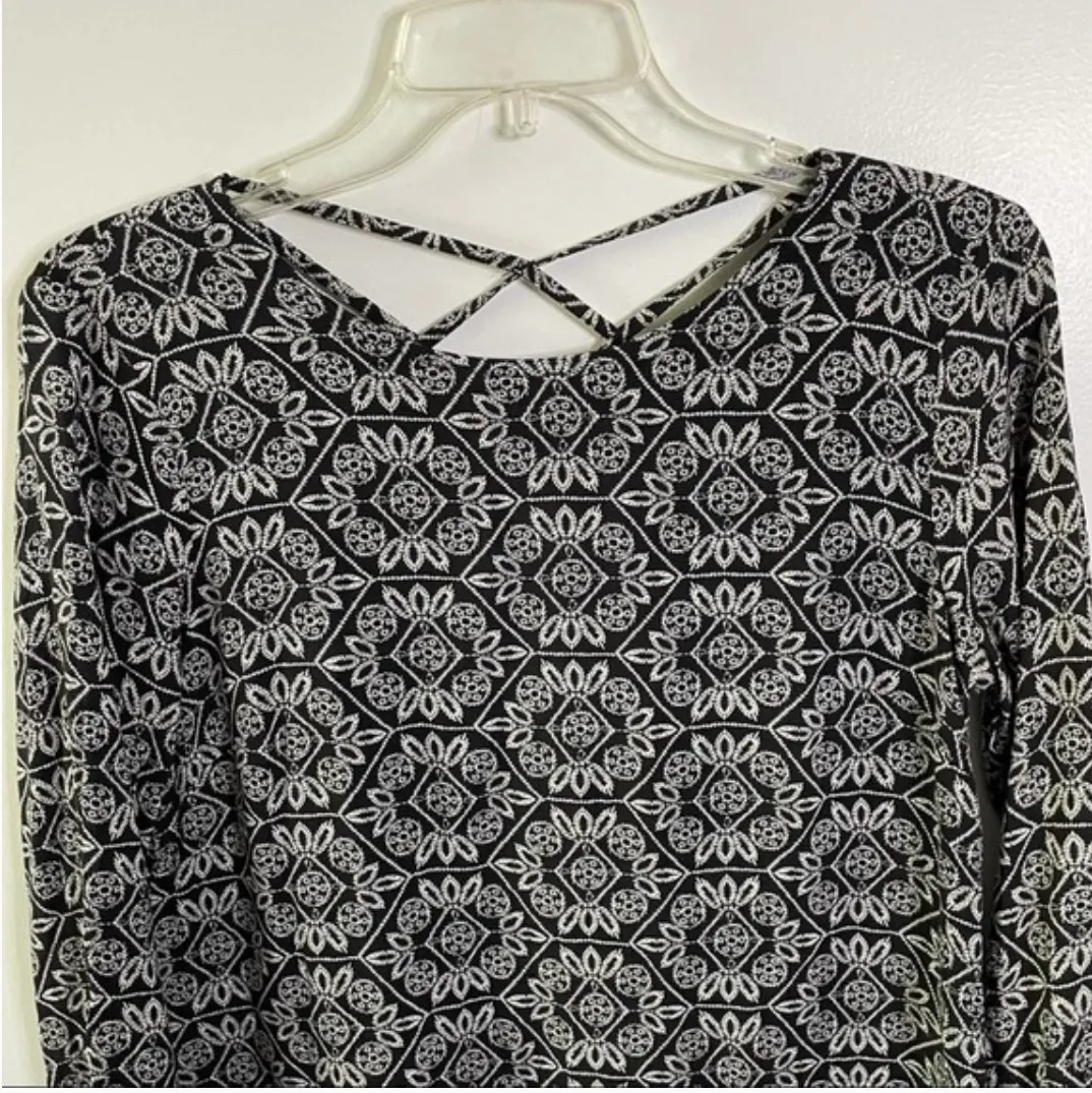 Ecote Strappy Back Bell Sleeve - Image 4