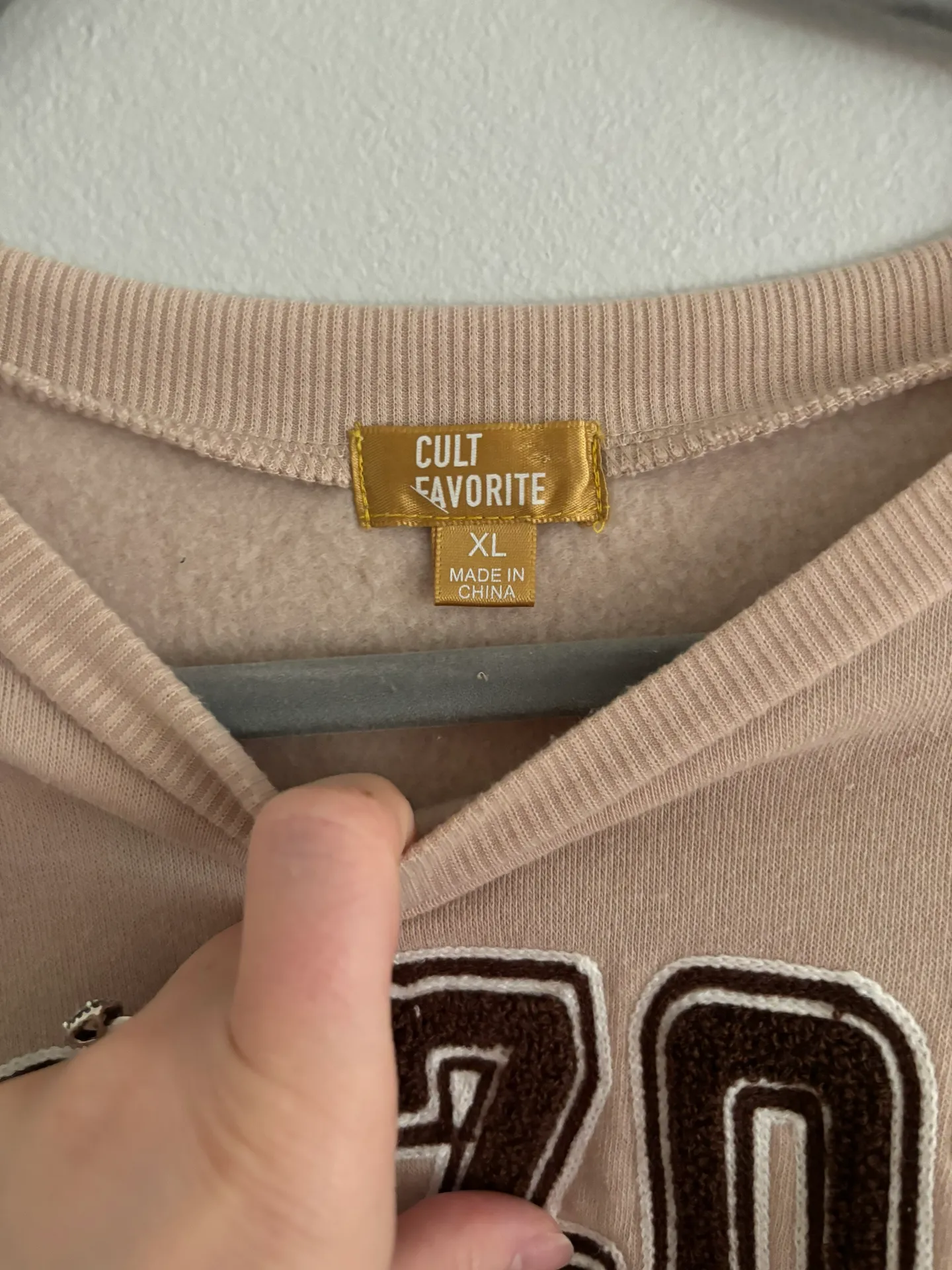 Tan Crewneck Size XL - Image 4