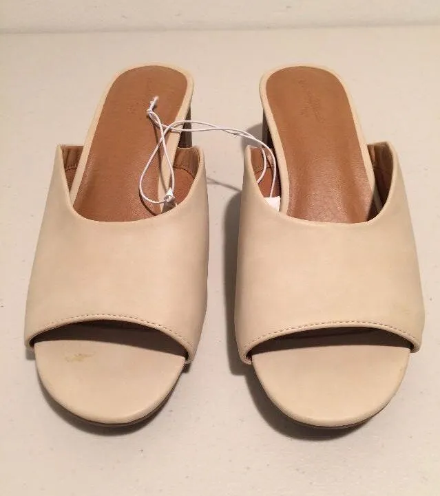 Beige/Cream Heels Tan Size 6.5 - Image 2