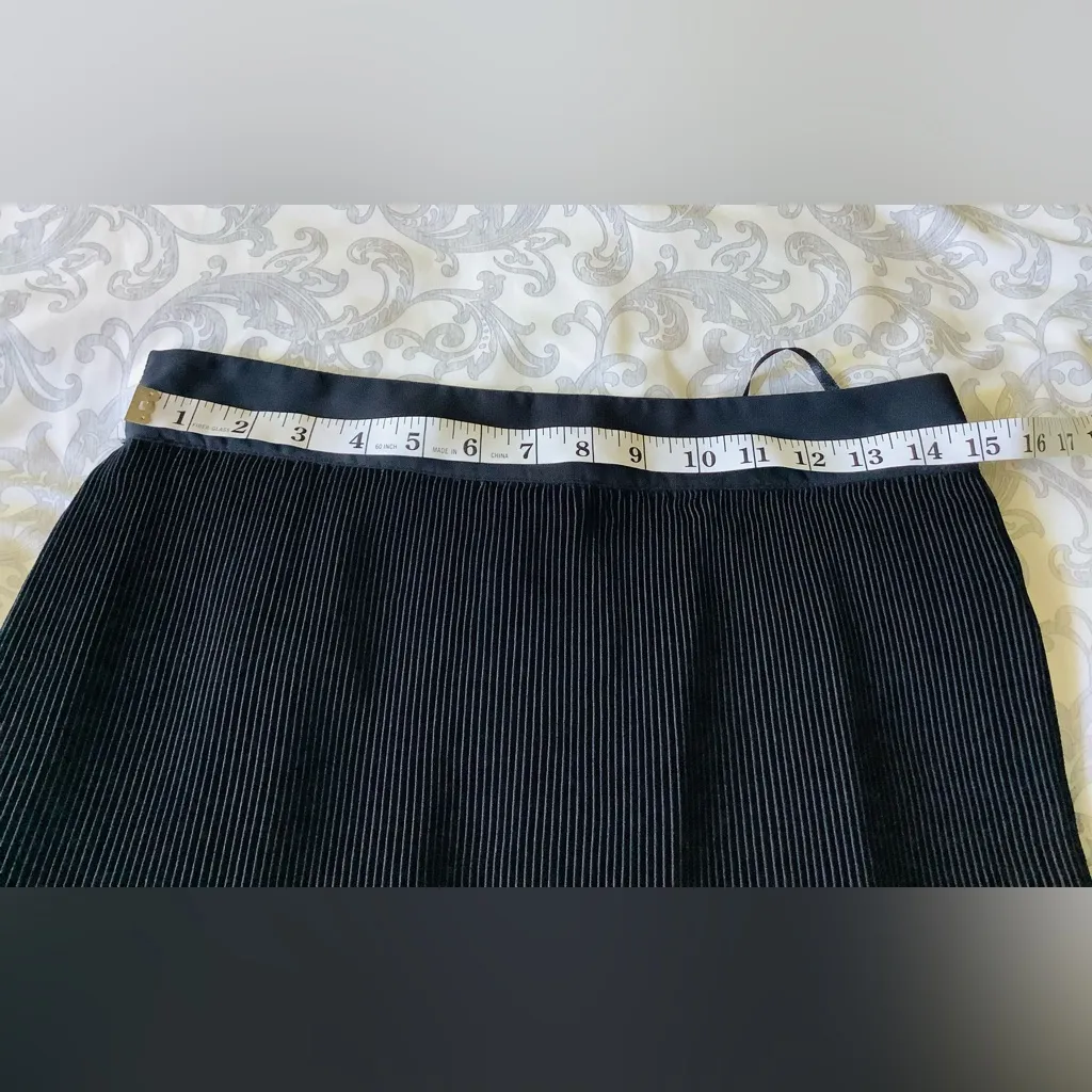 NICE DRESSY PLEATED SKIRT 🖤NWT 🤍 - Image 9
