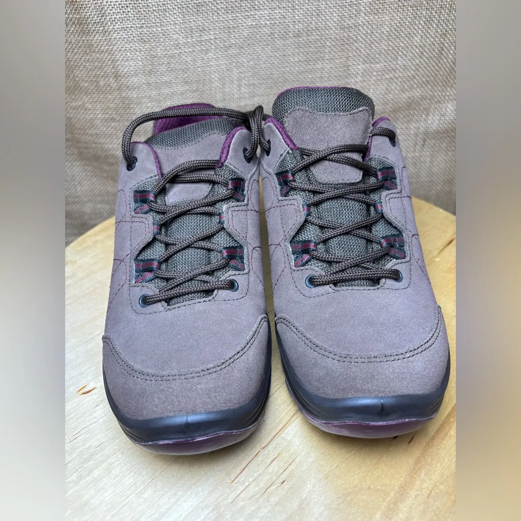 🤎💜Lowa Women's Tiago LO WS Hiking Purple inside and Brown size 7.5 🥾 - Image 4