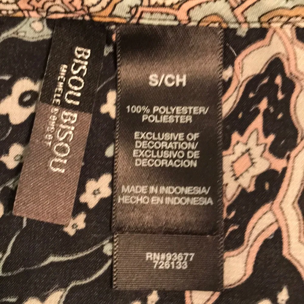 Bisou Bisou semi sheer dolman sleeve blouse - Image 4