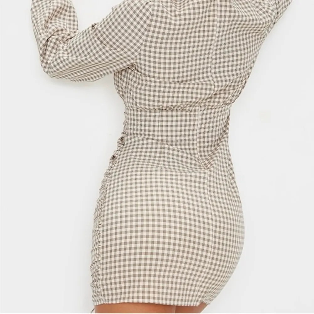 PrettyLittleThing Black and White Ruched Mini Dress - Image 2