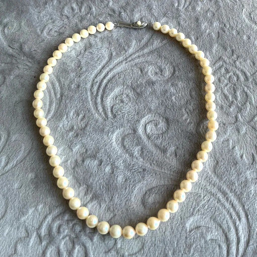 Authentic vintage pearl necklace 💖 - Image 2
