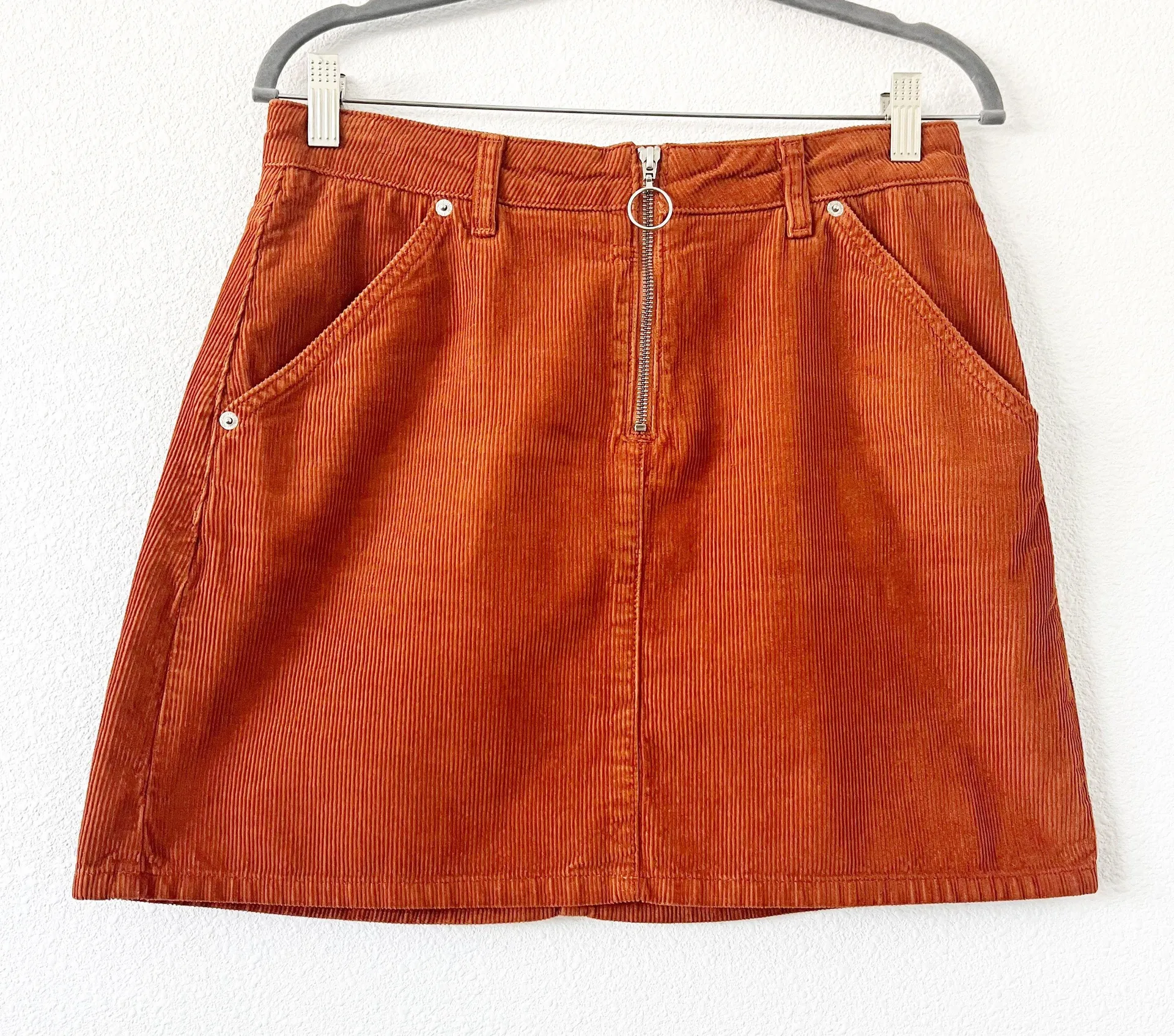 Skirt & UO Top - Image 2