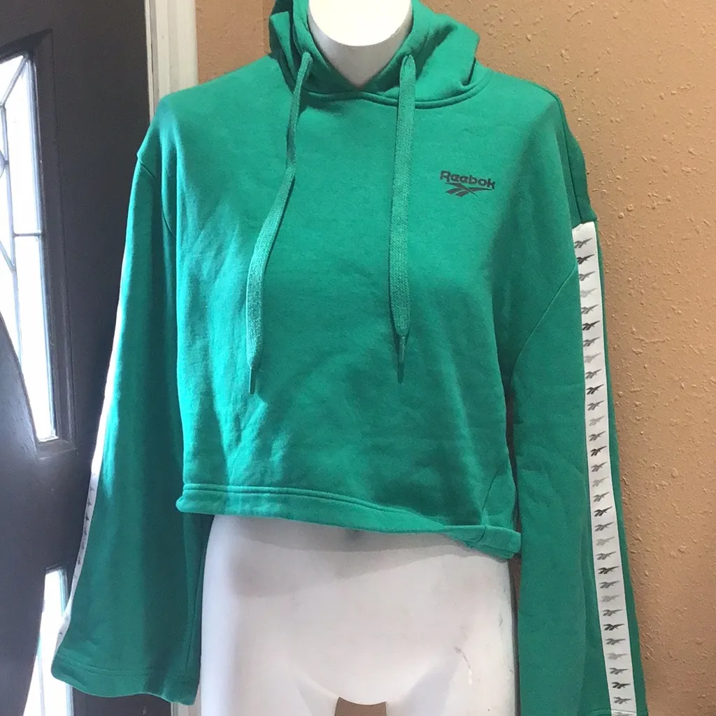 Reebok  green cropped pullover hoodie - Image 3