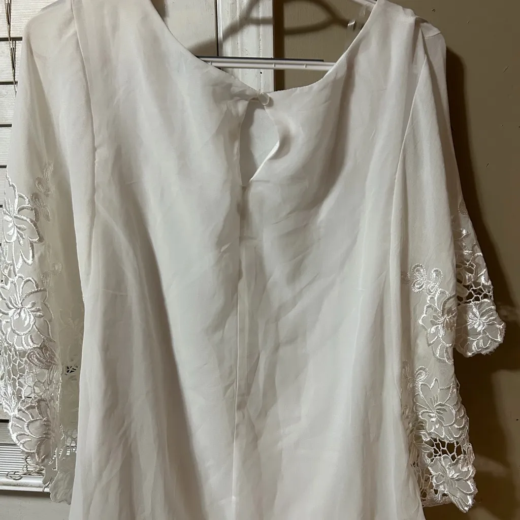 Midnight Velvet Boatneck Butterfly Sleeves With White Lace Detail size Large NWT - Image 6