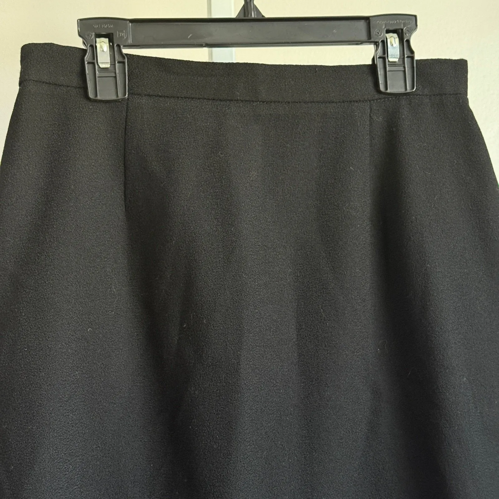 VTG Black Wool Pencil Skirt sz 4 Made in USA Business Casual Office - Image 2