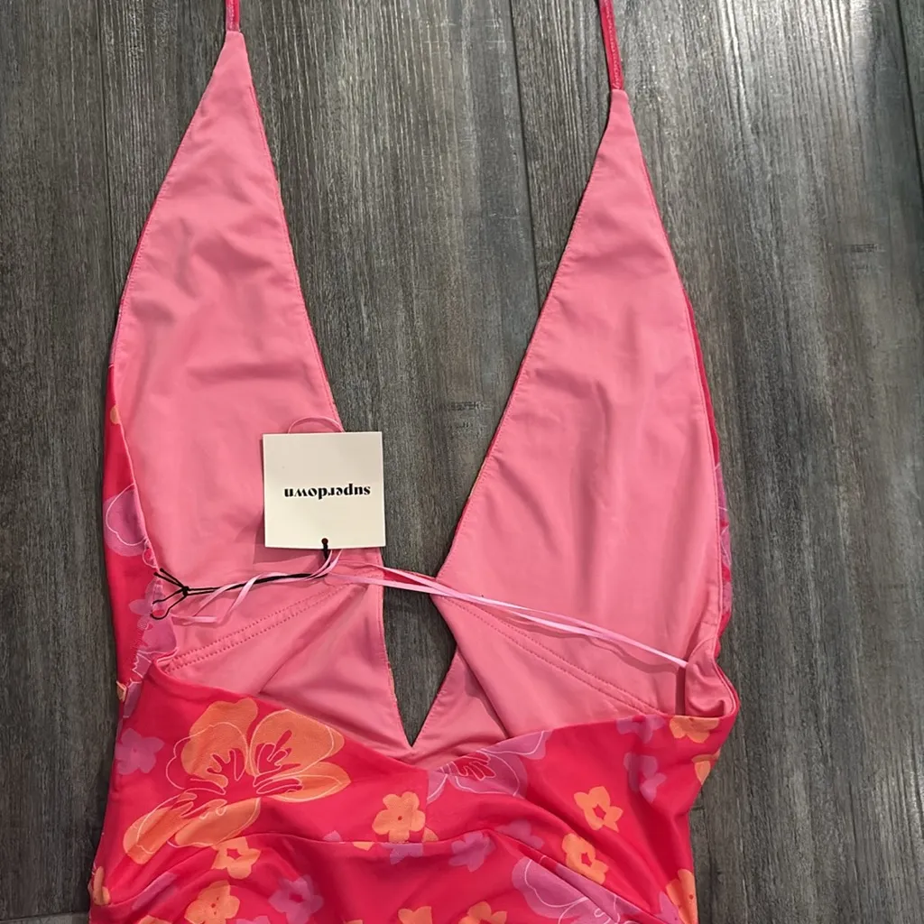 NWT Superdown Revolve Petriana Halter Mini Dress in Pink Floral Medium - Image 8