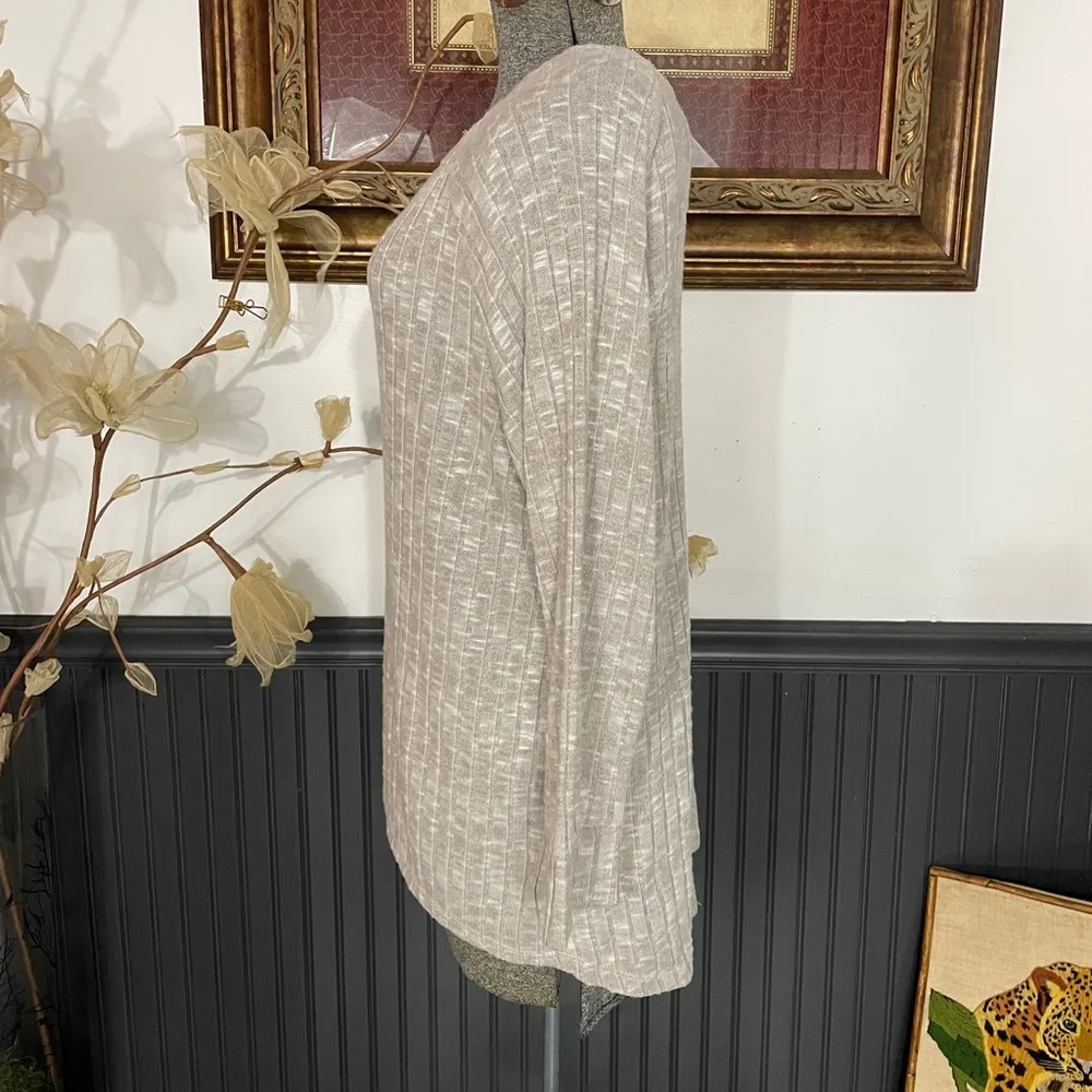 NWT Bobeau Ribbed Knit High-Low Sweater Top in Soft
Taupe Beige - Sz XL 💚🎀 - Image 3
