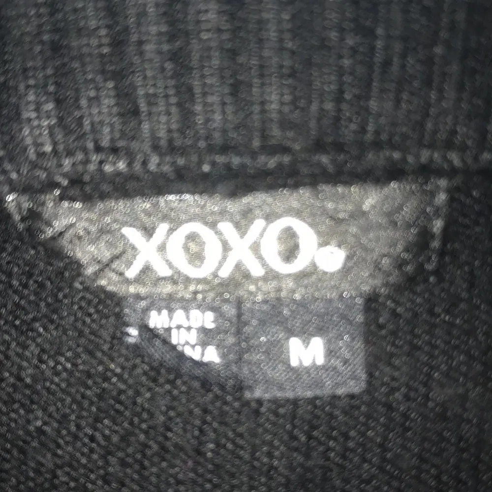 𝅺XOXO vintage puff short sleeve knit sweater button detail on shoulders size M - Image 4