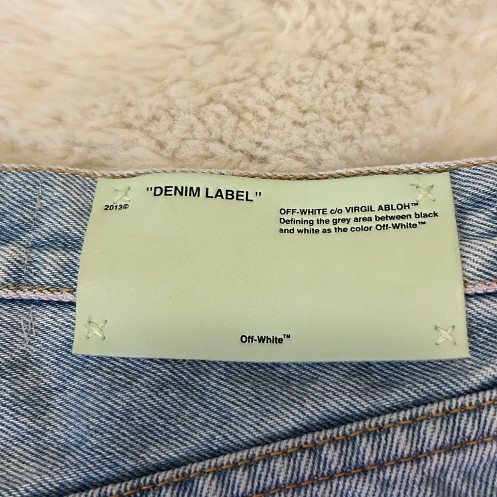 Off-White Degrade Shorts Bleach Fuschia - Image 10