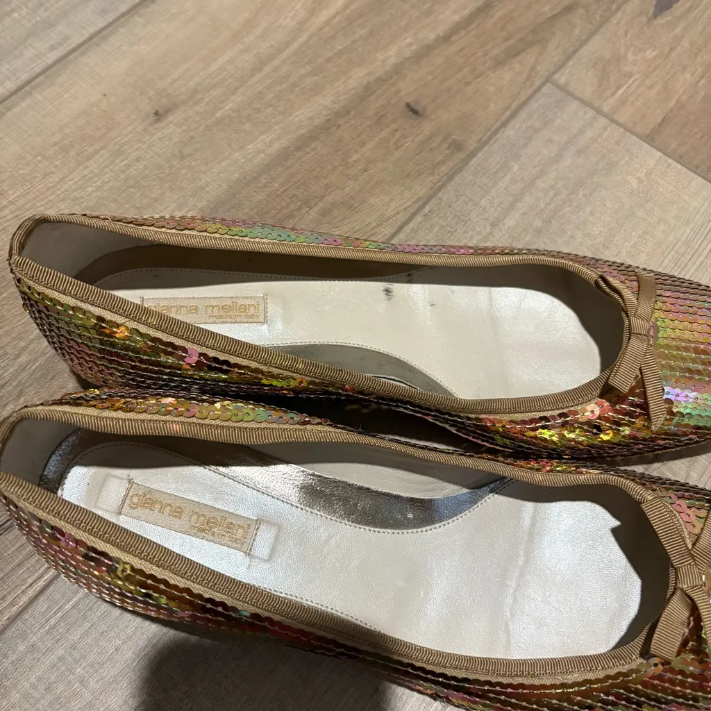 Gianna Meliani Italian Sequin Bow Kitten Heels Gold Iridescent‎ Size 37.5 - Image 4