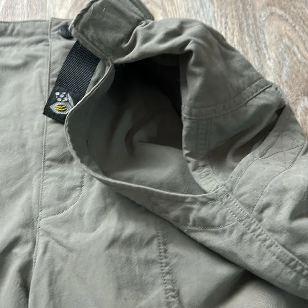 Mountain Hard Wear Olive Green Shorts Size 12 - Image 8