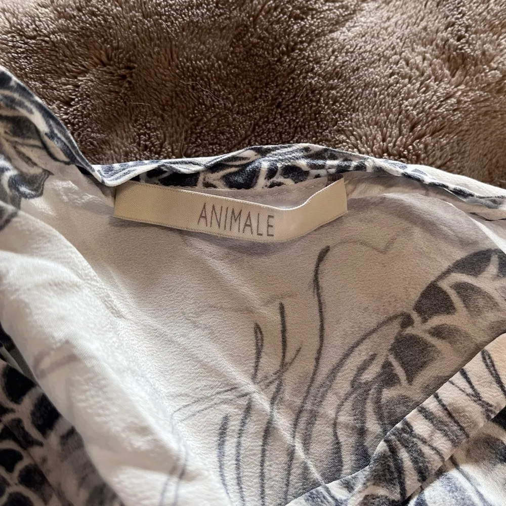 ANIMALE Women’s Sz 40 (Large) Oversized Dragon Print 3/4 Sleeves Linen Shirt EUC White - Image 4