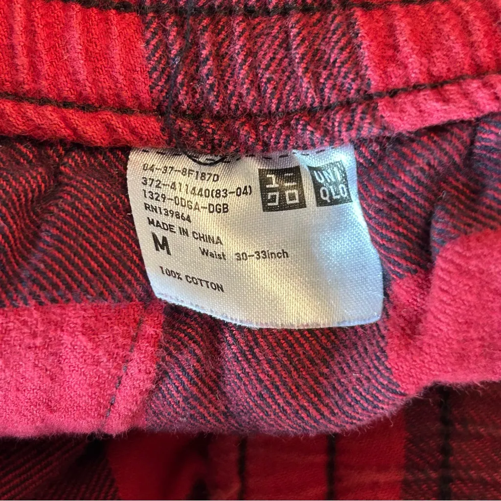 Uniqlo Red and Black Checkered Women’s Joggers size Medium 30-33” waist - Image 2