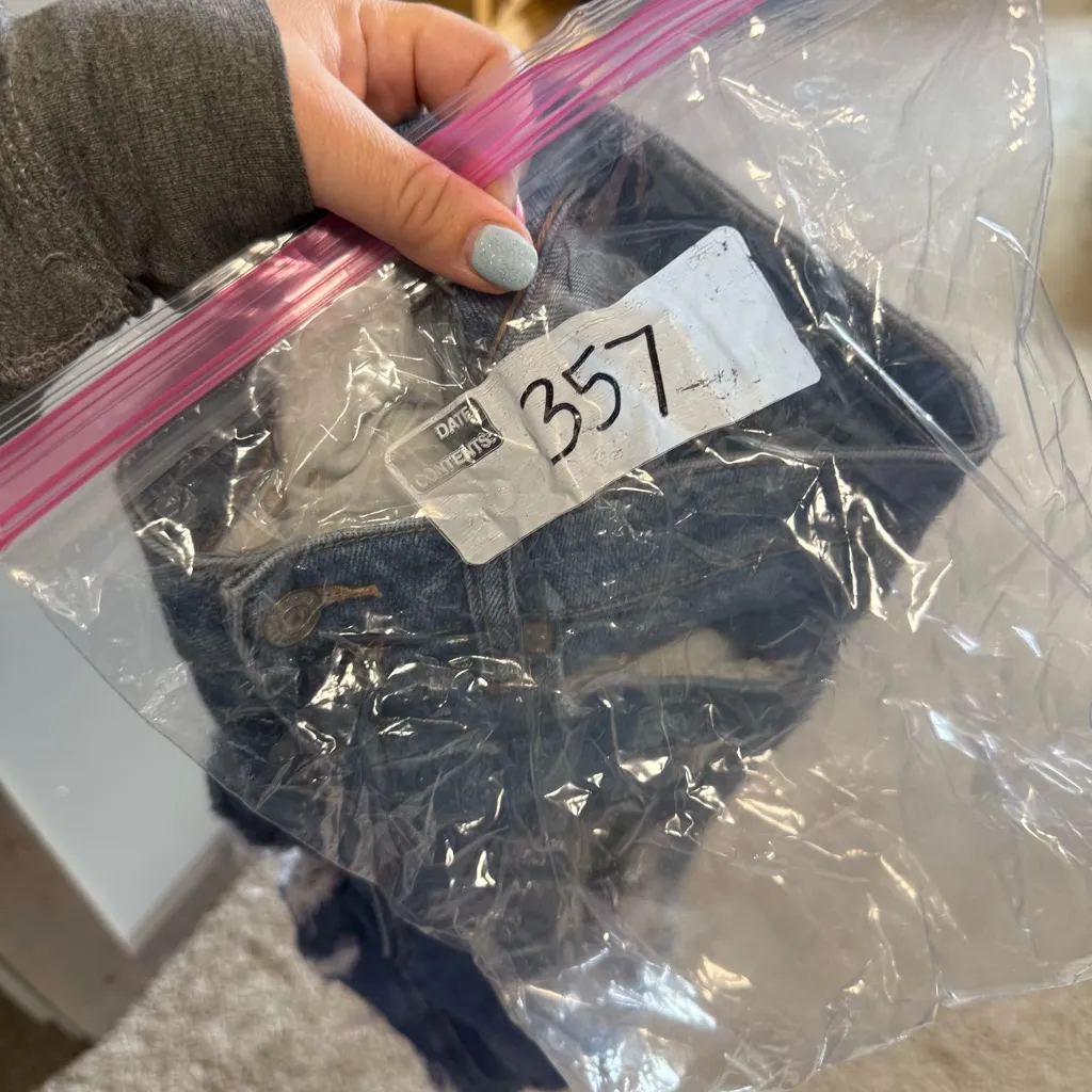 American Eagle Stretch Mom Jean Distressed Cutoff Ankle‎ Cropped High Waist Jean - Image 7