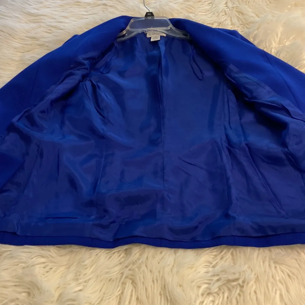 CARMAN Mark Valvo Women’s Blazer size S excellent condition length 26” - Image 6