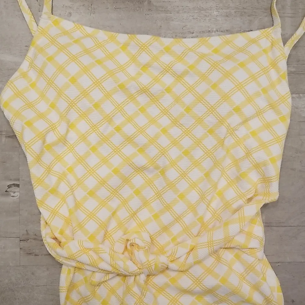 💕JESSICA SIMPSON💕 Checked Tie-Waist One-Piece Swimsuit Sol Yellow Plaid L NWT - Image 4