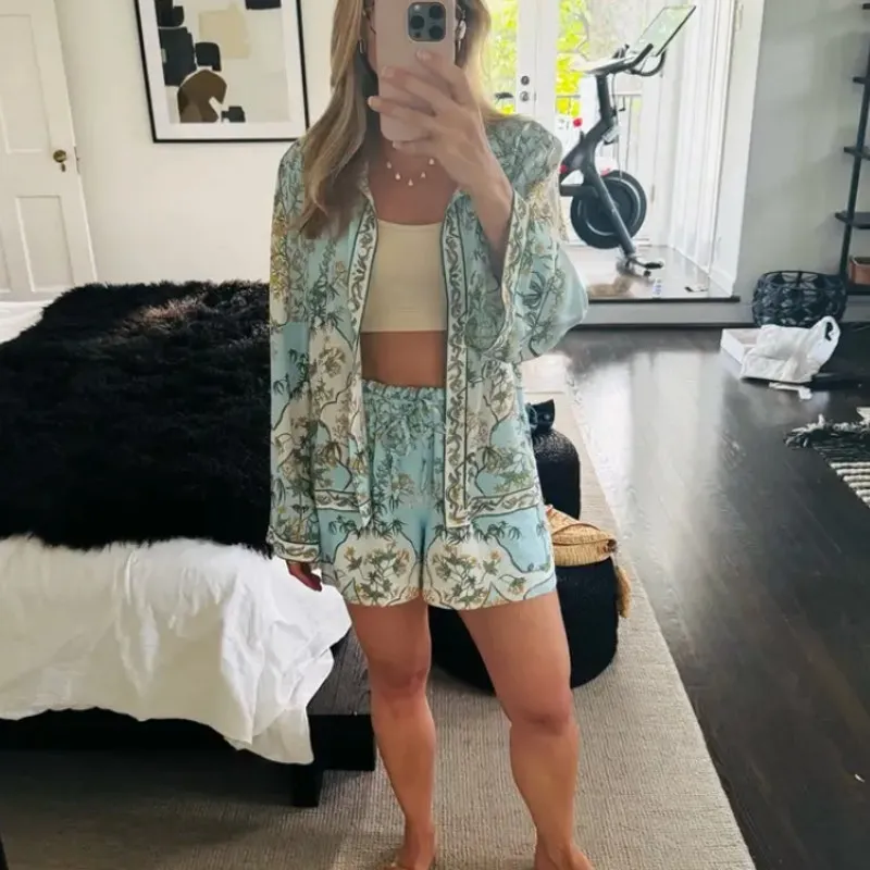 Derek Lam Blue Floral Button Up Shirt Size 10 Challis Vacation Designer $300 - Image 7