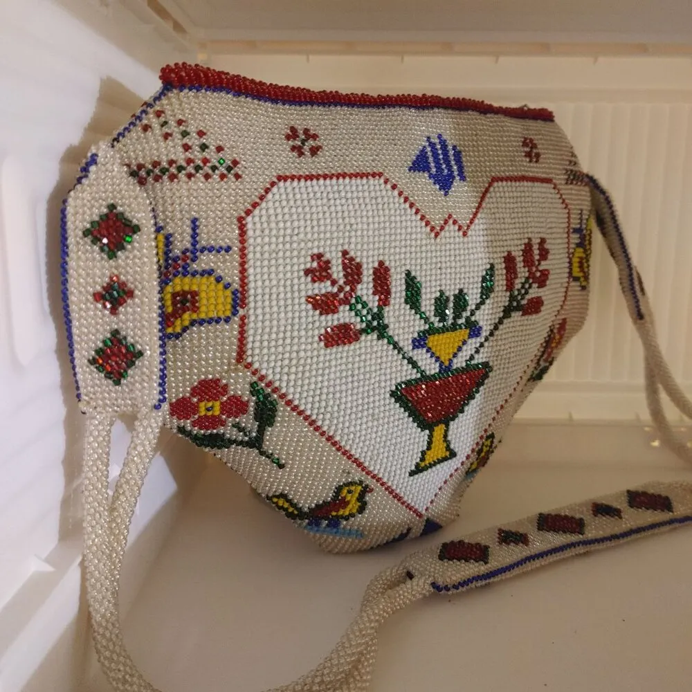 Vintage Beaded Purse Floral Heart Design Cream Red Beads Quilt Interior Zipper - Image 3