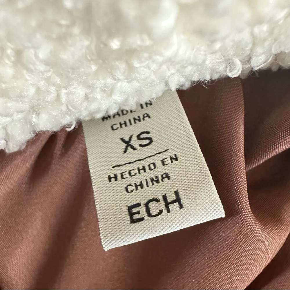 Levi's Women's Breanna Faux Leather Puffer Jacket with Sherpa Lined Collar XS - Image 11