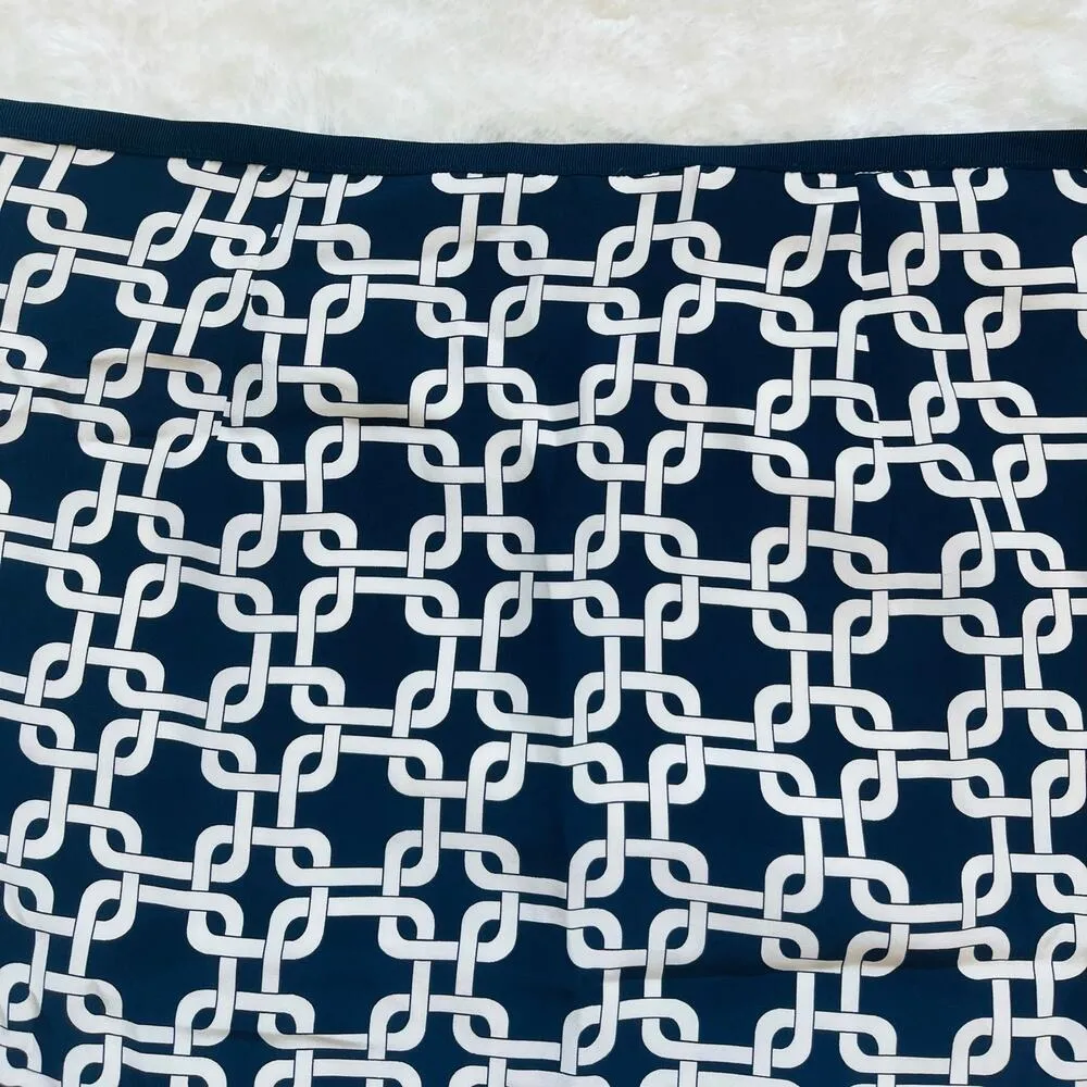 Banana Republic Silk Navy & White Interlocking Knot Pattern Straight Skirt sz 10 - Image 7